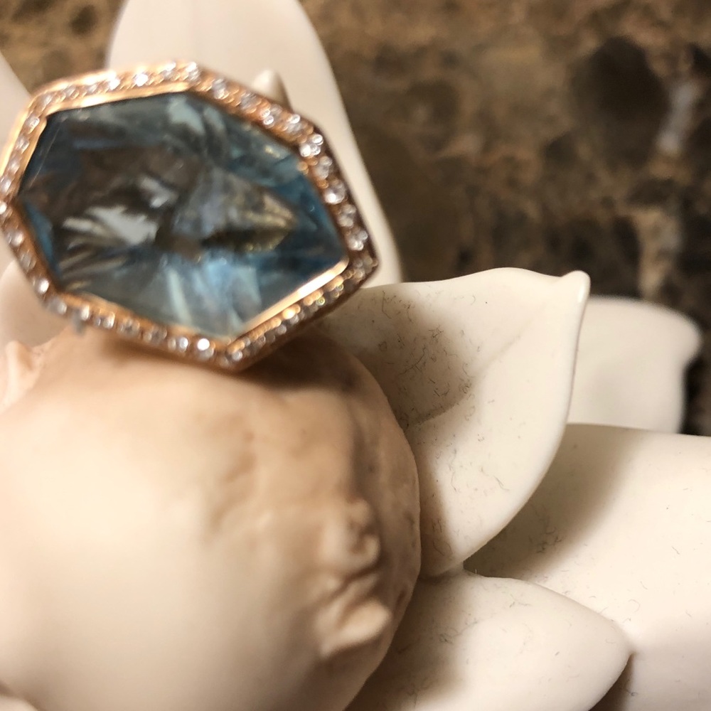 Blue topaz with diamonds 18 ct rose gold ring